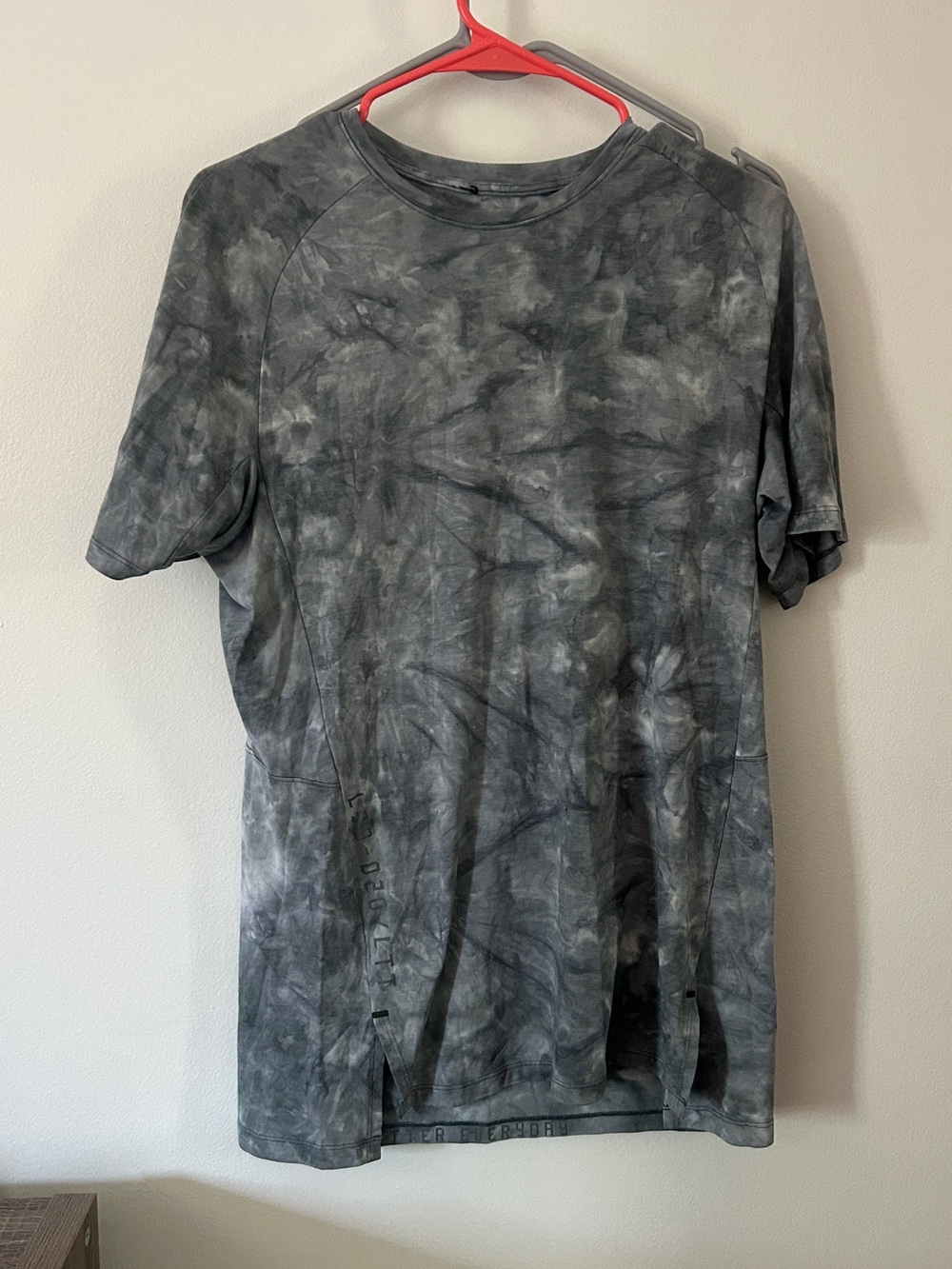 Men’s lululemon tee